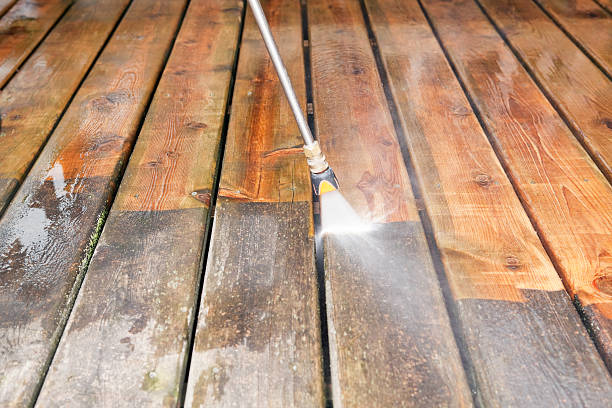 Best Building Exterior Pressure Washing in East Dubuque, IL